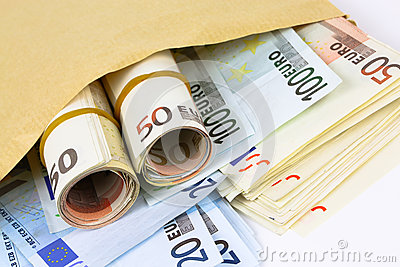 envelope-full-euro-cash-closeup-42233091.jpg