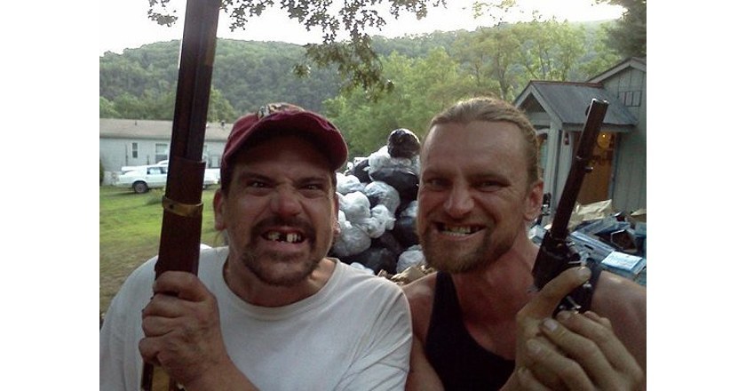 [Image: rednecks-with-guns.jpg]